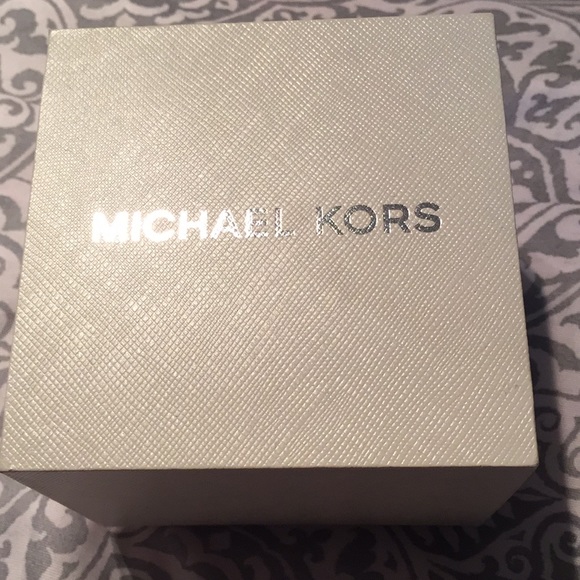 Michael Kors Watch - Picture 2 of 4